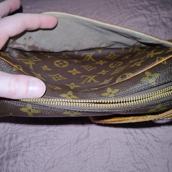 Louis Vuitton Jeune Fille Crossbody Bag - Picture 7 of 10